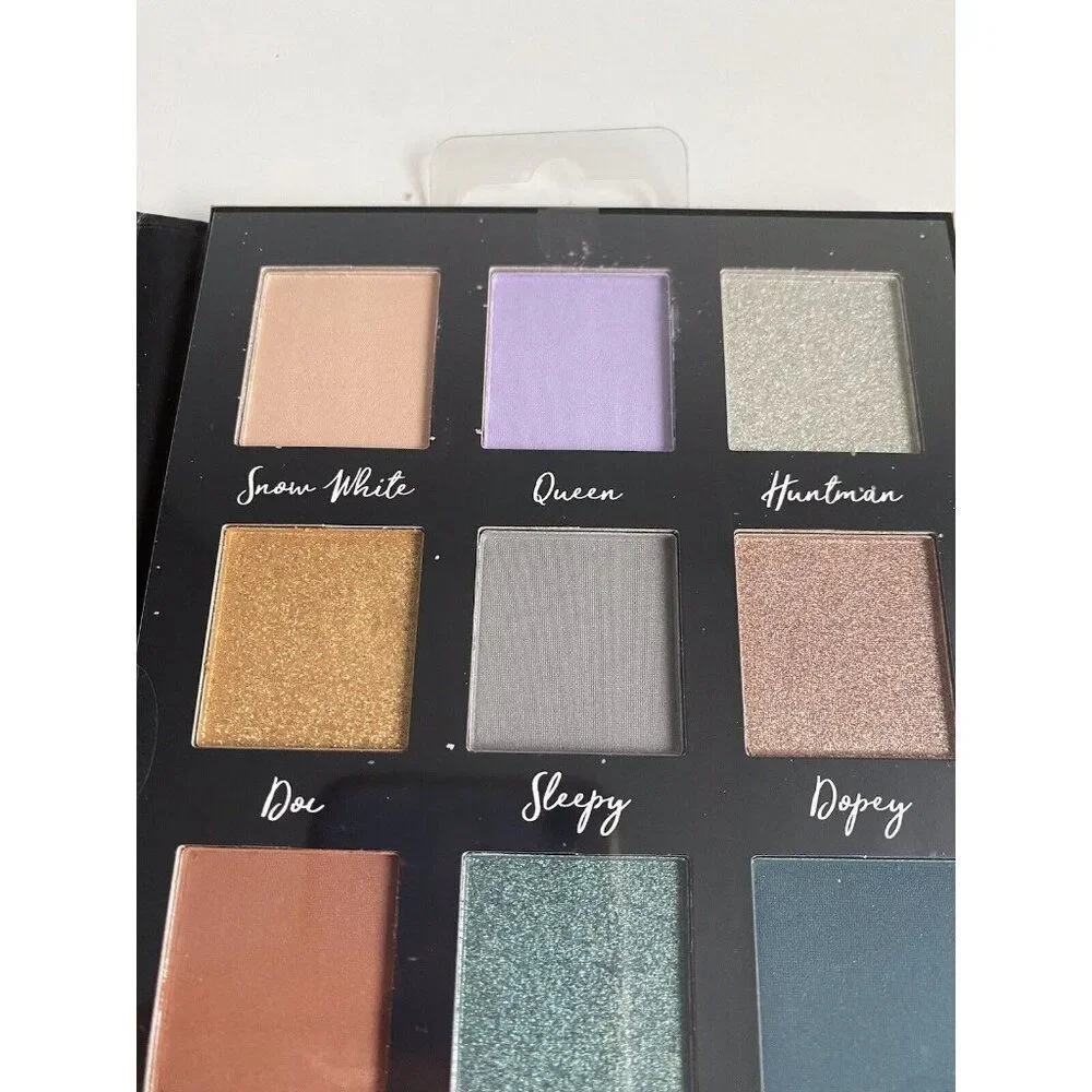 Taste Beauty Disney Snow White & Seven Dwarfs Eyeshadow Palette 12 Shades Mirror